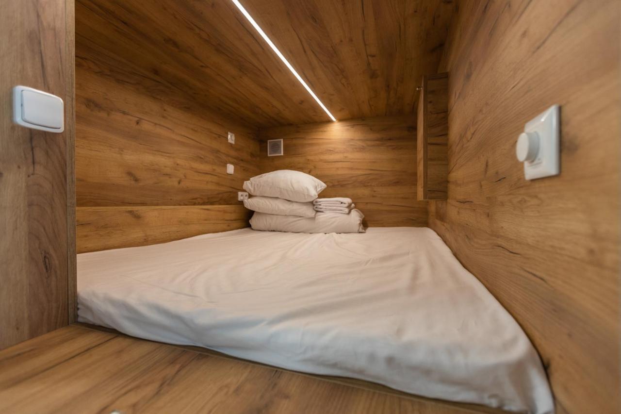 Expo Capsule Hostel Prag Dış mekan fotoğraf
